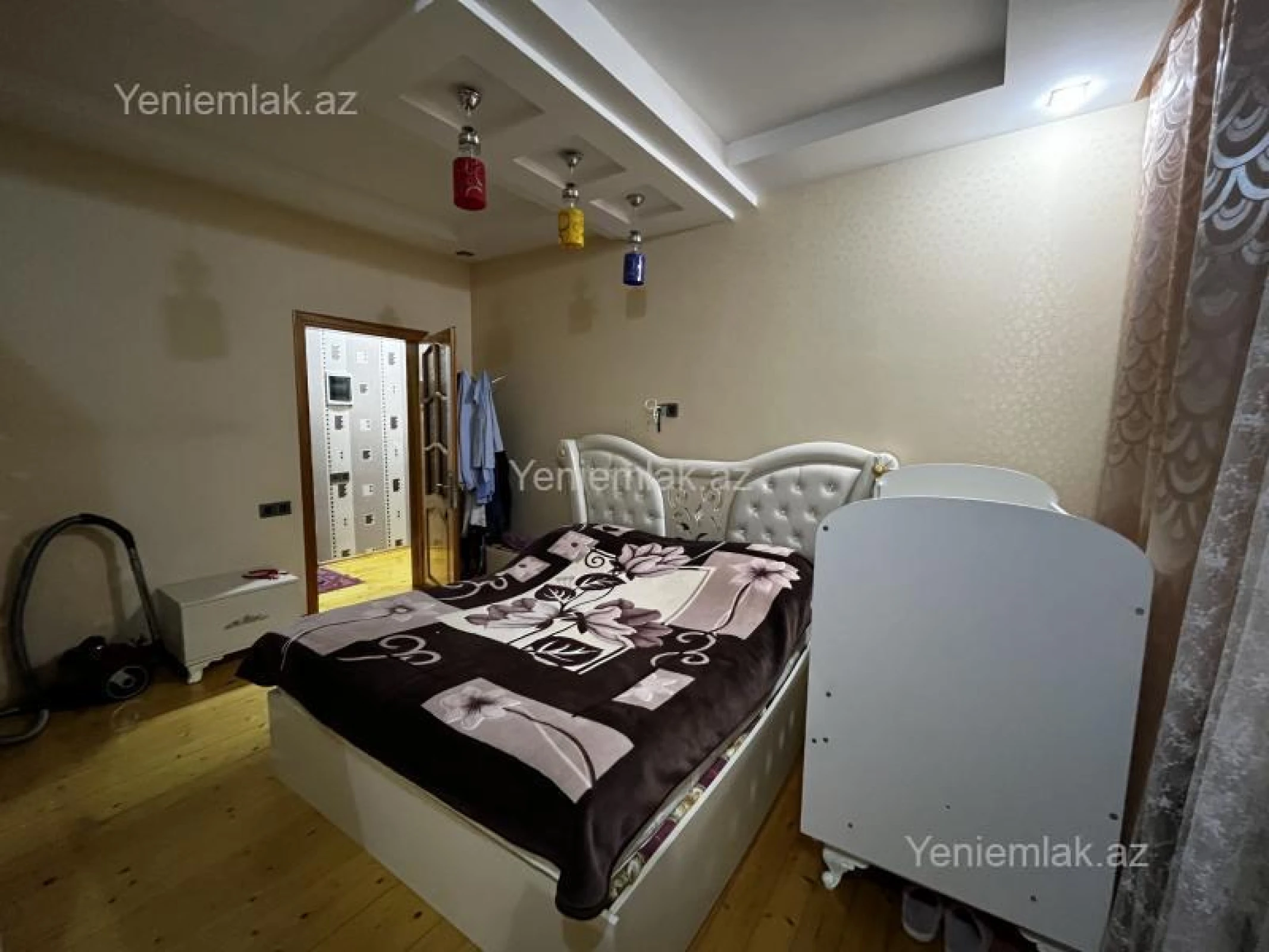 Satılır 2 otaqlı köhnə tikili 78 m²