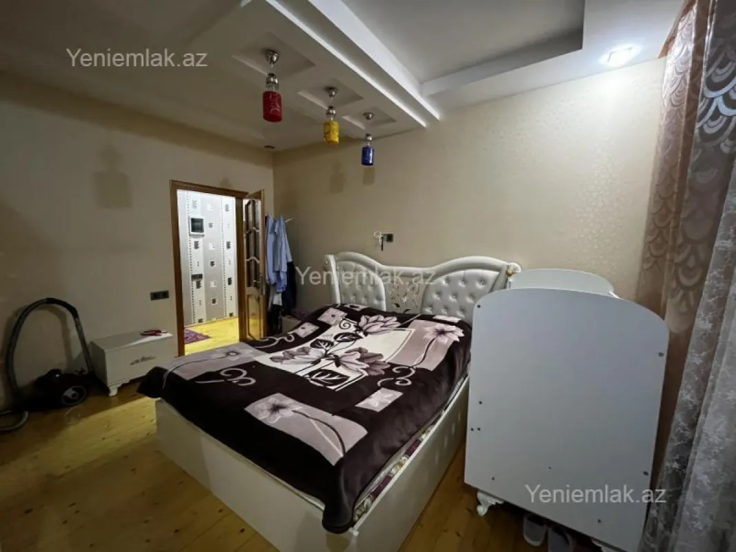 Satılır 2 otaqlı köhnə tikili 78 m²