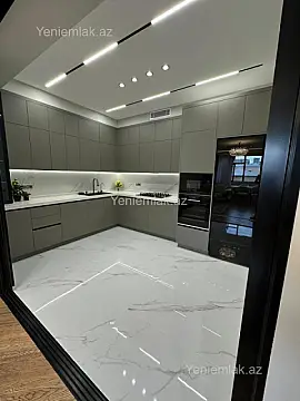 Satılır 3 otaqlı yeni tikili 132 m²