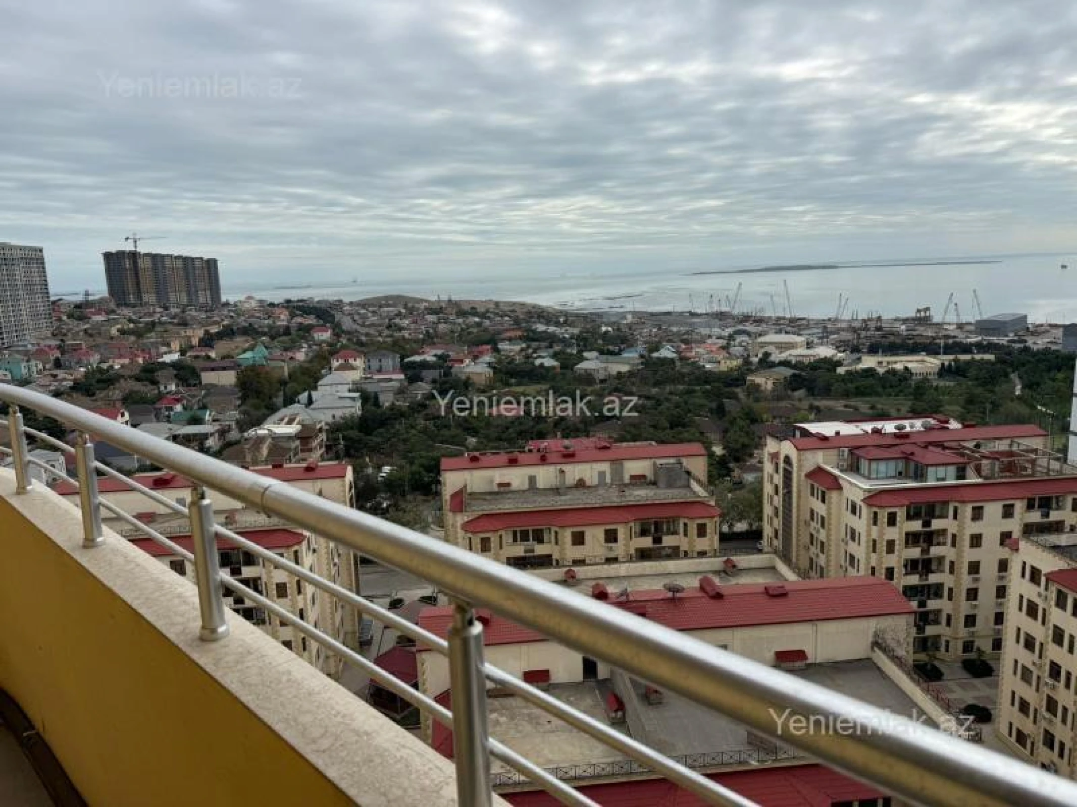 Satılır 3 otaqlı yeni tikili 125 m²