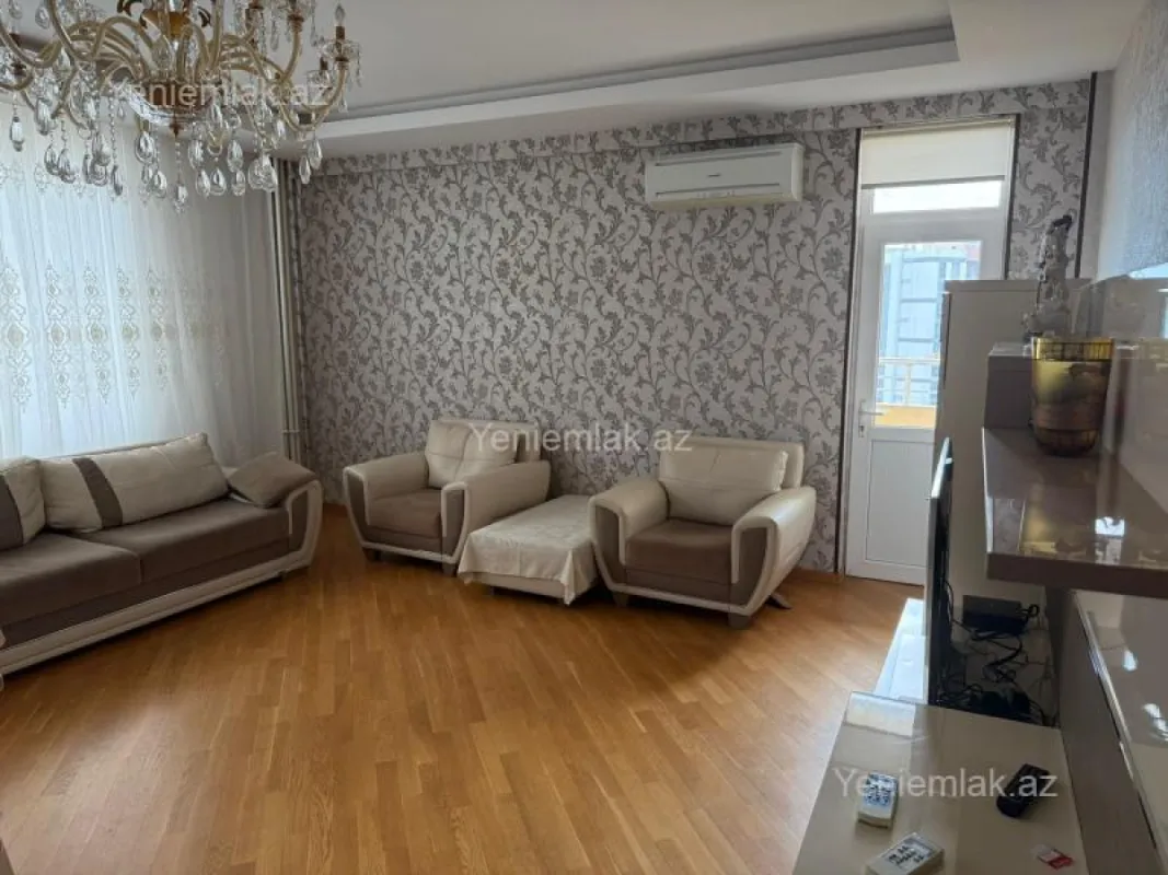 Satılır 3 otaqlı yeni tikili 125 m²