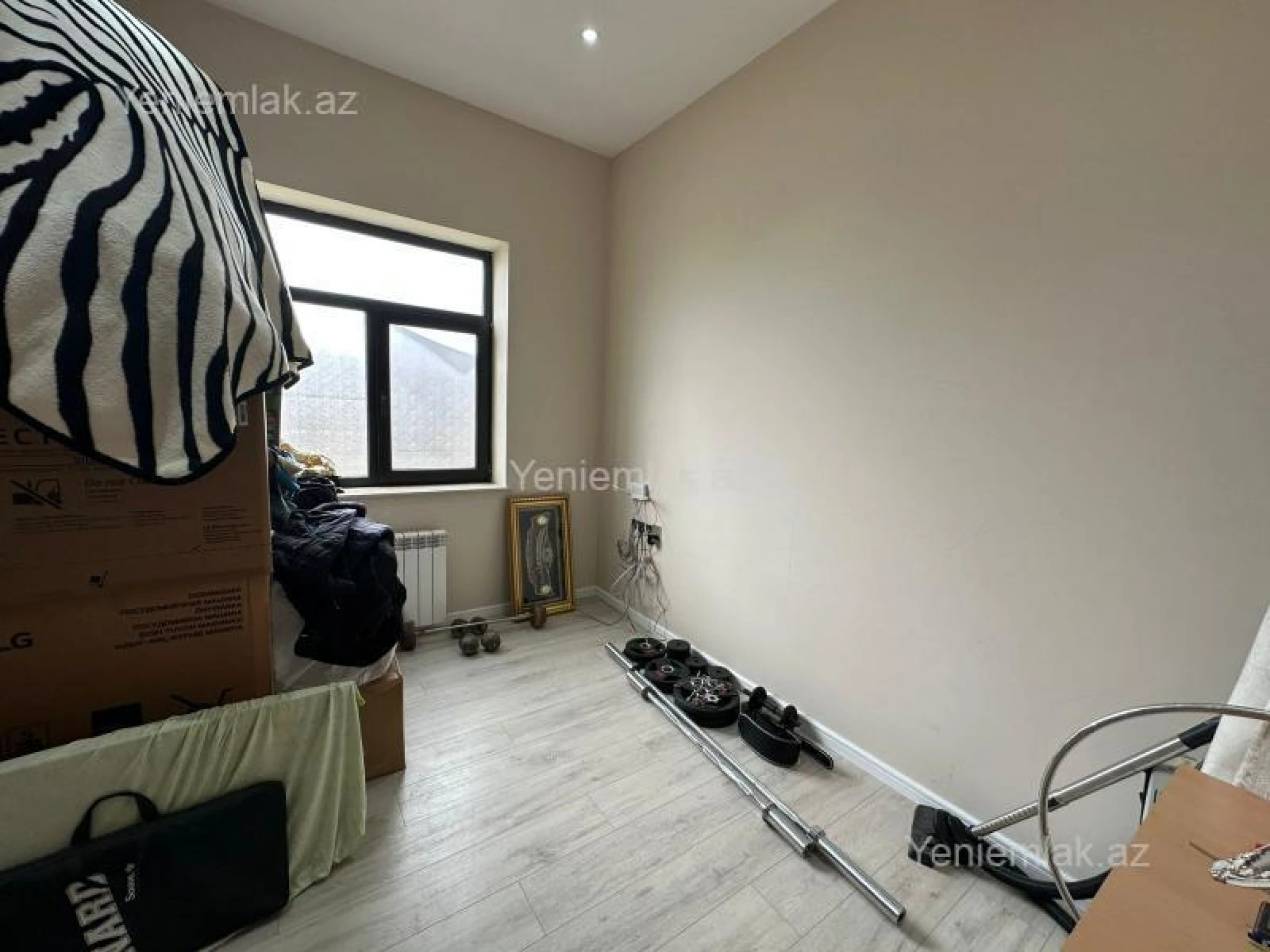 Satılır 4 otaqlı həyət evi 280 m²