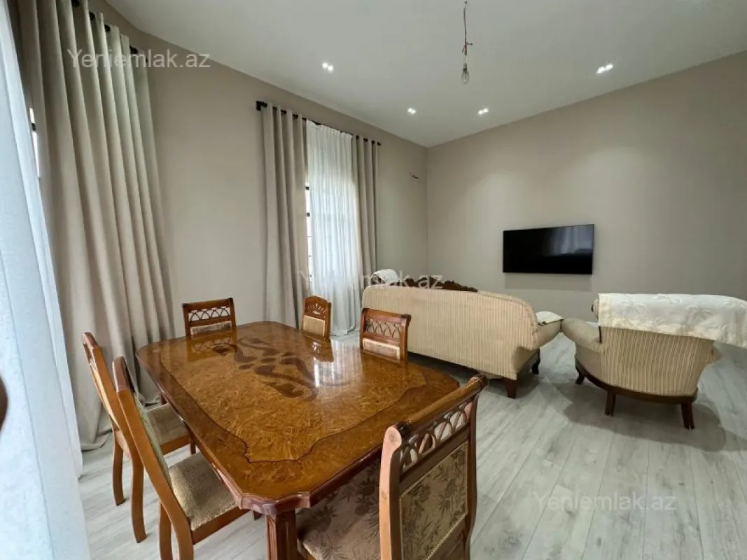 Satılır 4 otaqlı həyət evi 280 m²