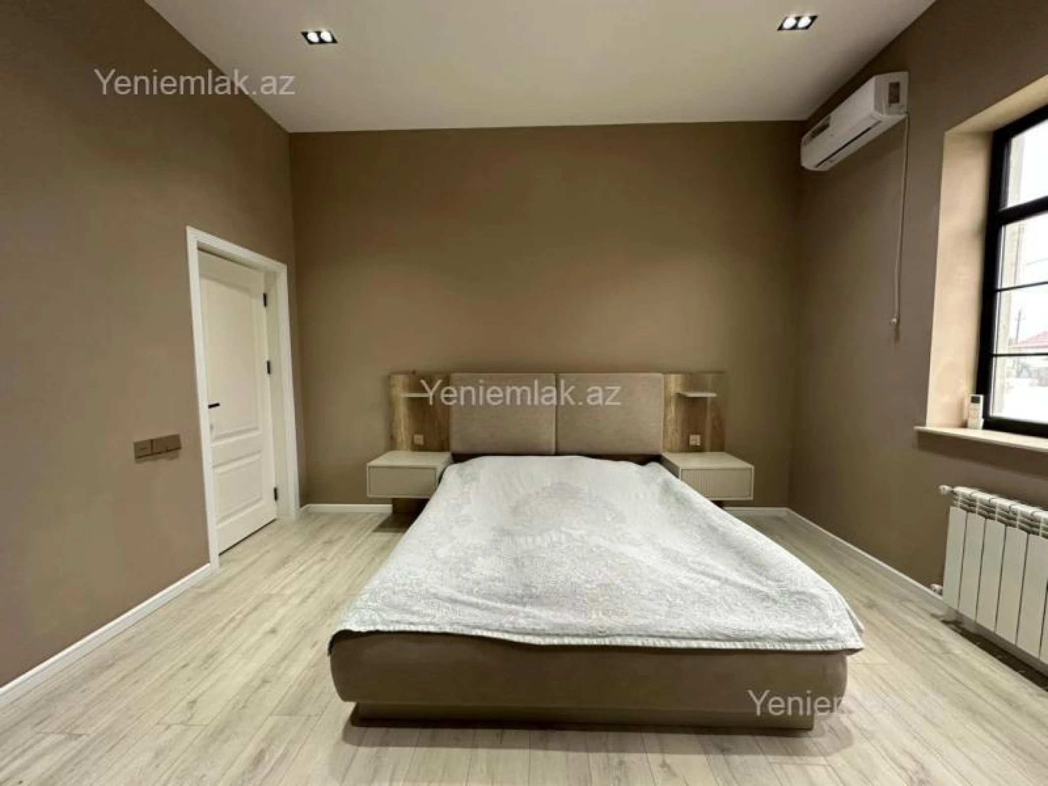 Satılır 4 otaqlı həyət evi 280 m²