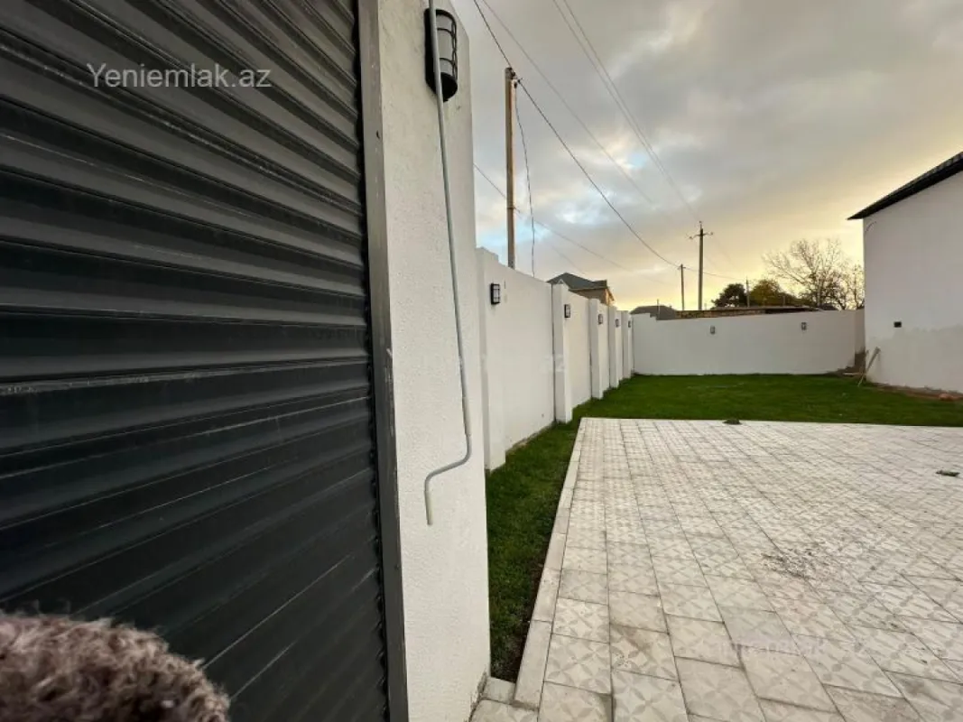 Satılır 4 otaqlı həyət evi 280 m²