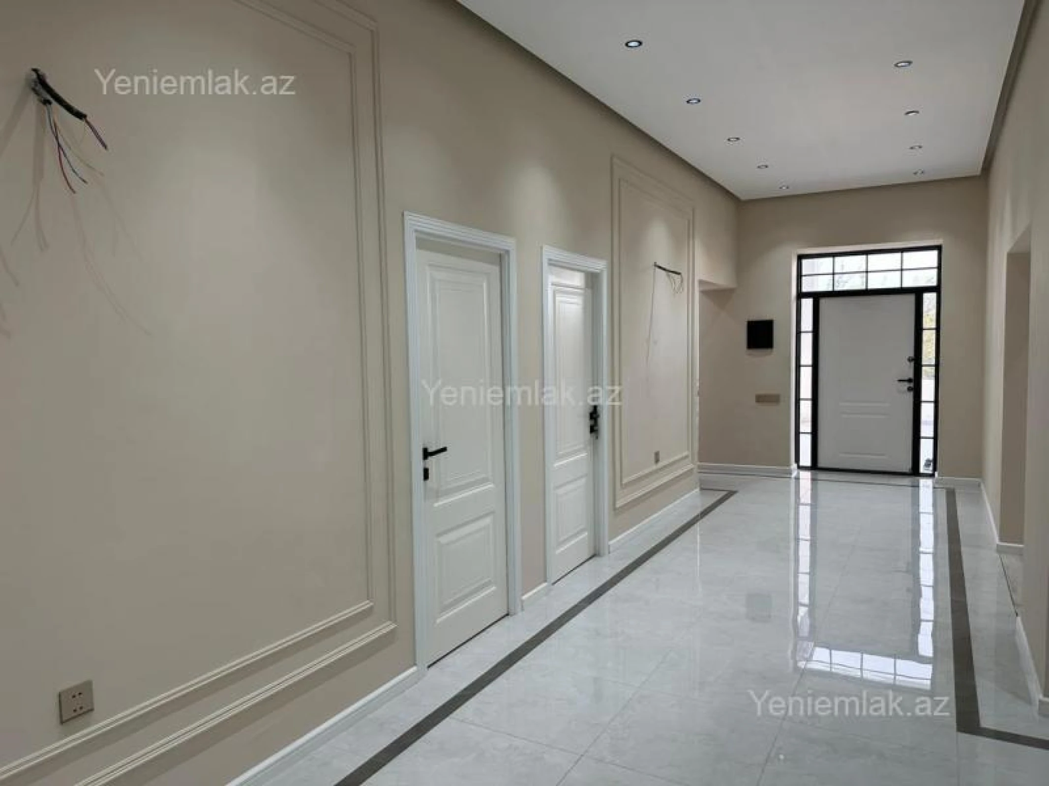 Satılır 4 otaqlı həyət evi 280 m²