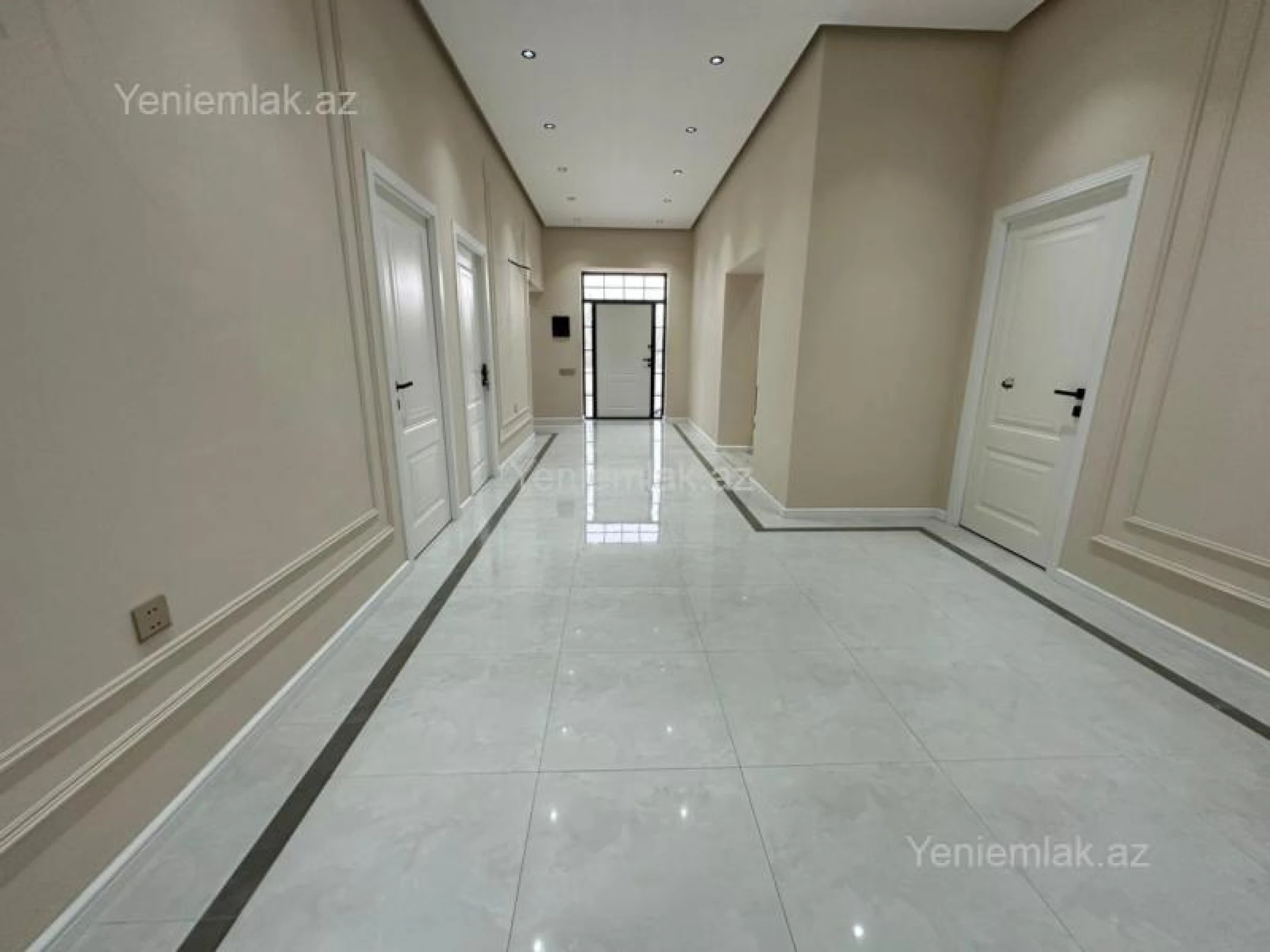 Satılır 4 otaqlı həyət evi 280 m²
