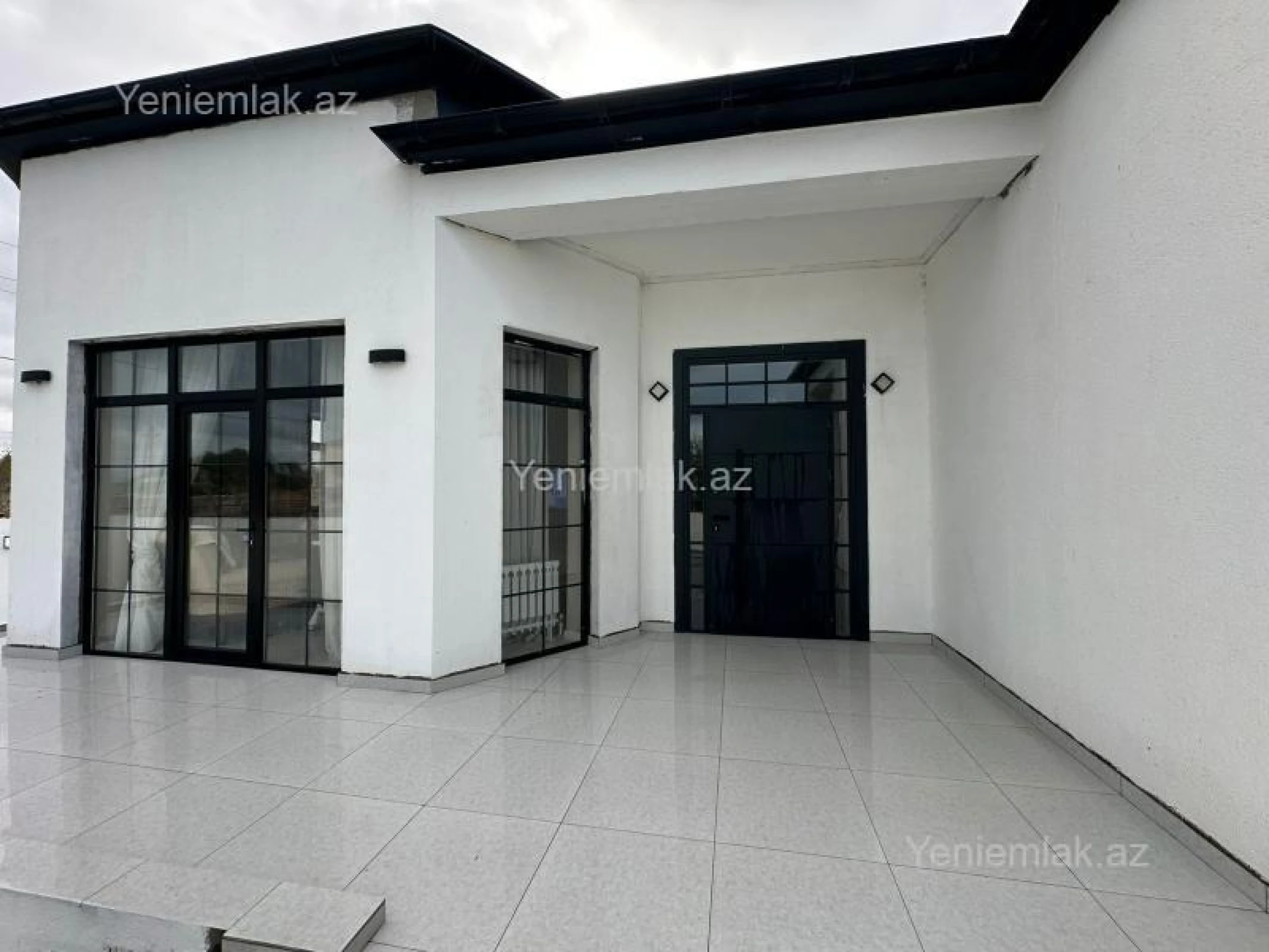 Satılır 4 otaqlı həyət evi 280 m²