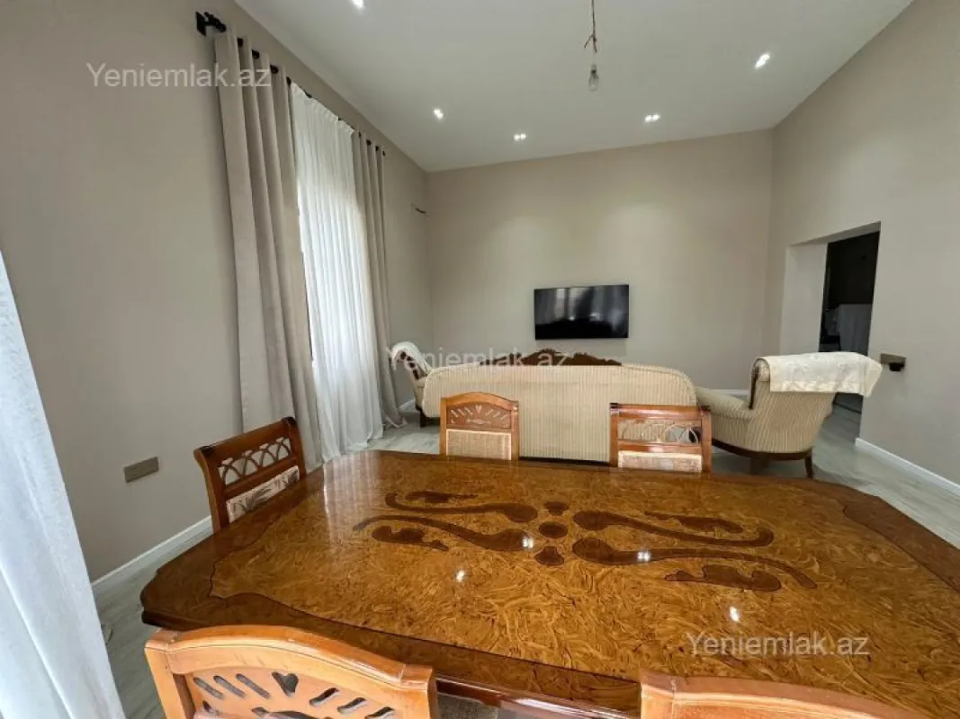 Satılır 4 otaqlı həyət evi 280 m²