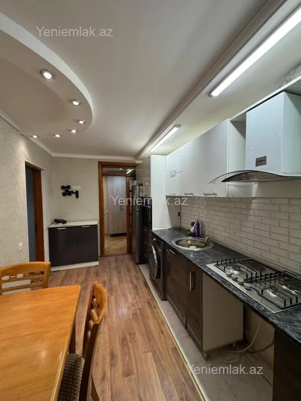 Satılır 3 otaqlı köhnə tikili 60 m²