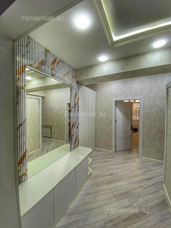 Satılır 3 otaqlı yeni tikili 82 m²