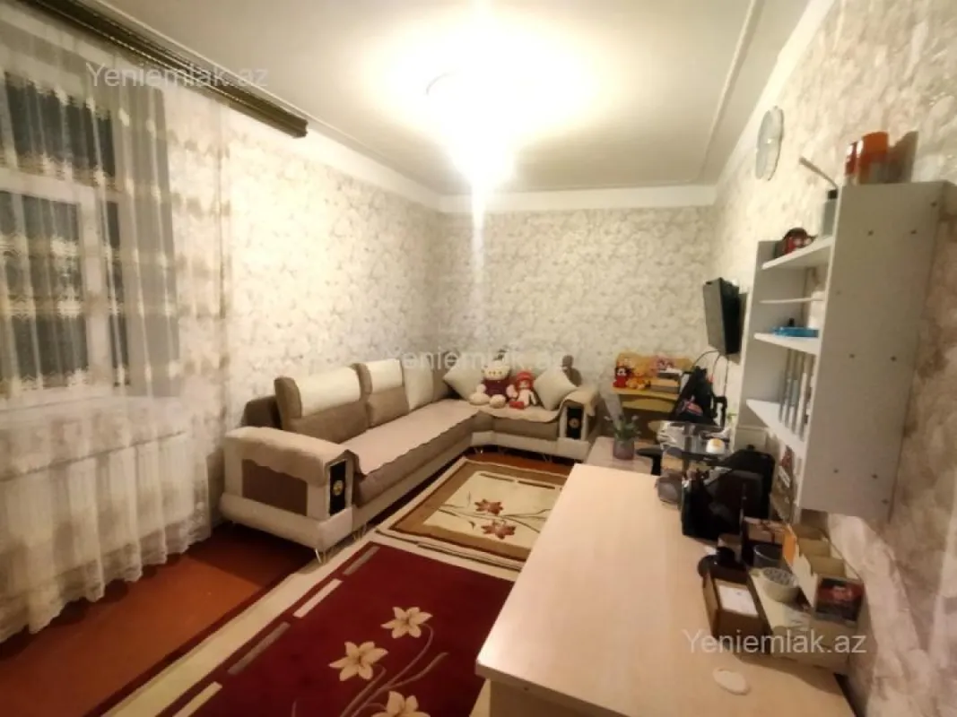 Satılır 2 otaqlı köhnə tikili 55 m²