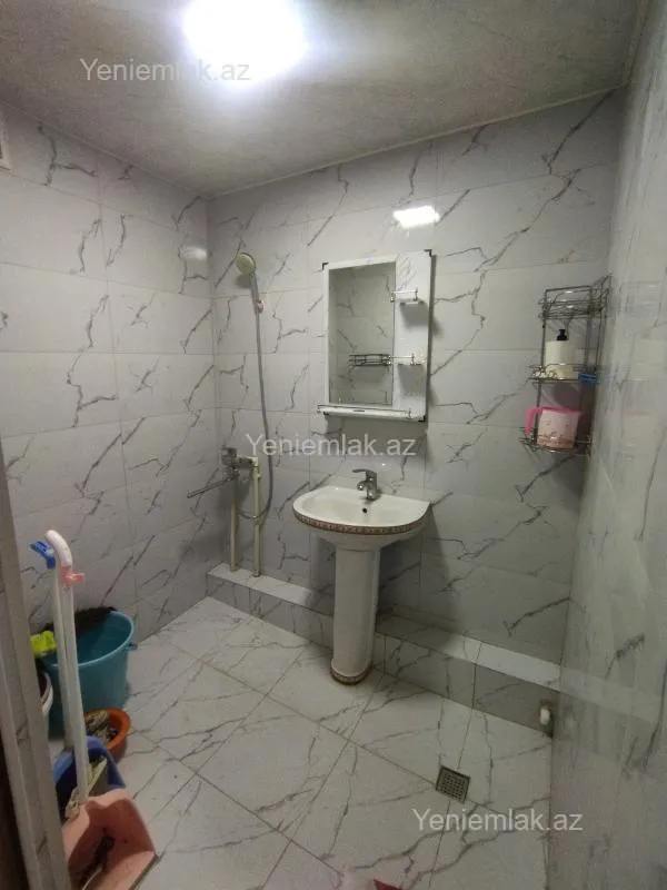 Satılır 2 otaqlı köhnə tikili 55 m²