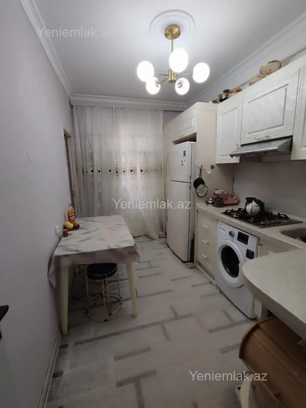 Satılır 4 otaqlı köhnə tikili 88 m²