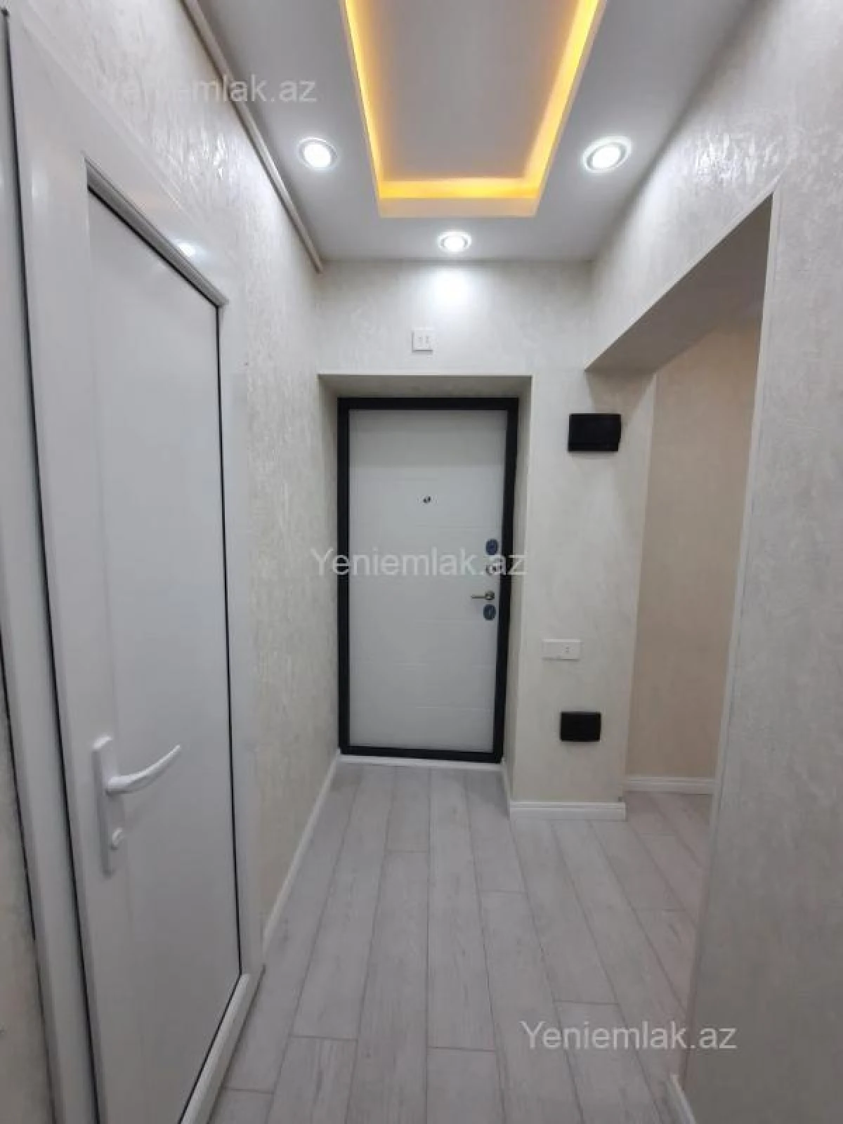 Satılır 2 otaqlı köhnə tikili 60 m²