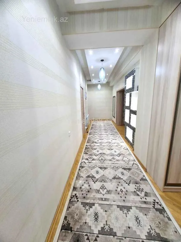 Satılır 3 otaqlı yeni tikili 130 m²