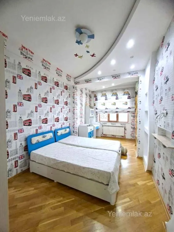 Satılır 3 otaqlı yeni tikili 130 m²
