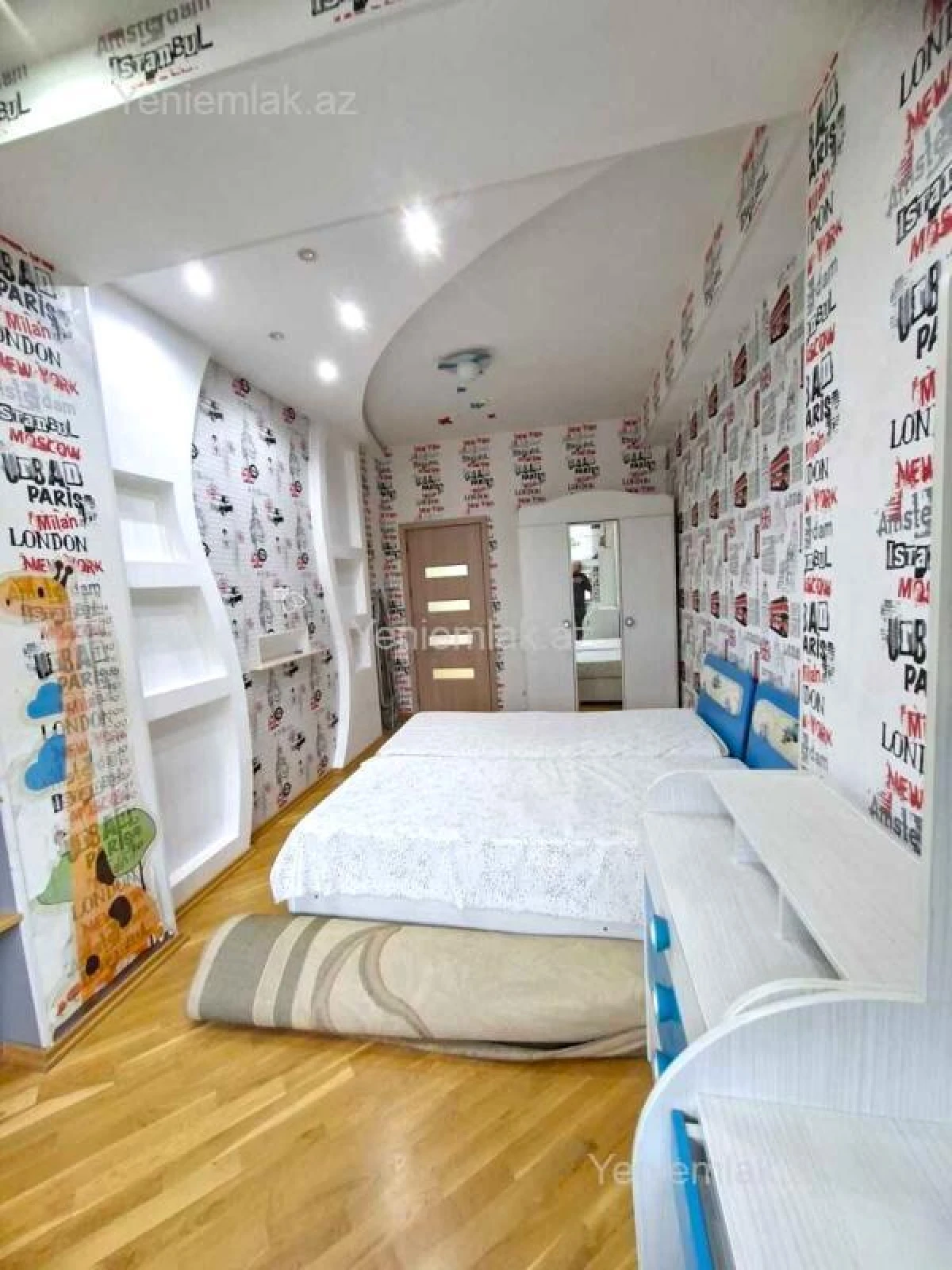 Satılır 3 otaqlı yeni tikili 130 m²