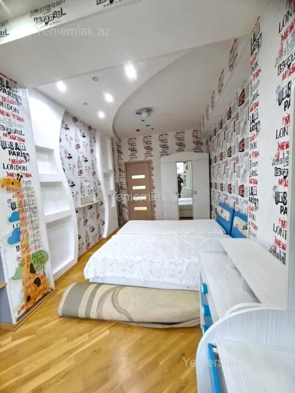 Satılır 3 otaqlı yeni tikili 130 m²