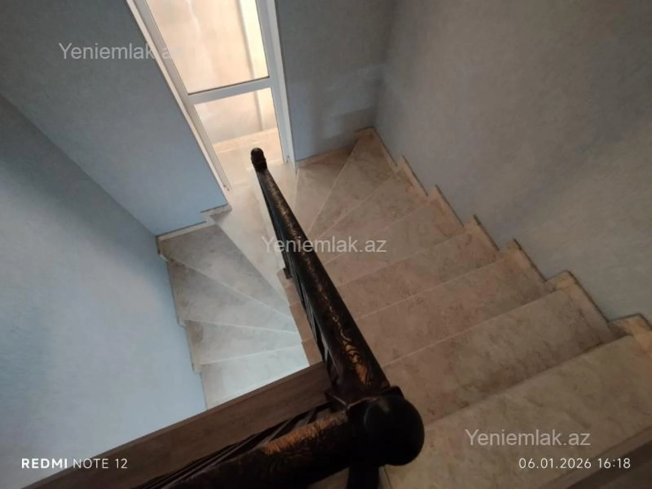 Satılır 5 otaqlı həyət evi 160 m²