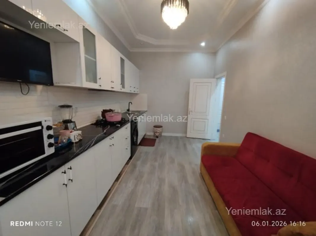 Satılır 5 otaqlı həyət evi 160 m²