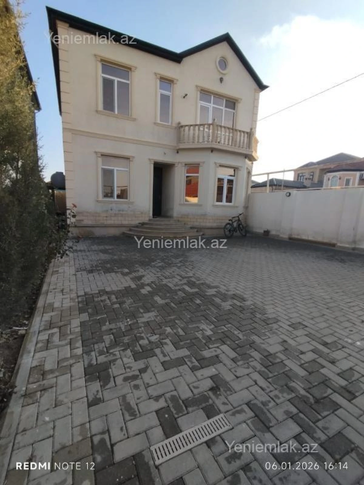 Satılır 5 otaqlı həyət evi 160 m²