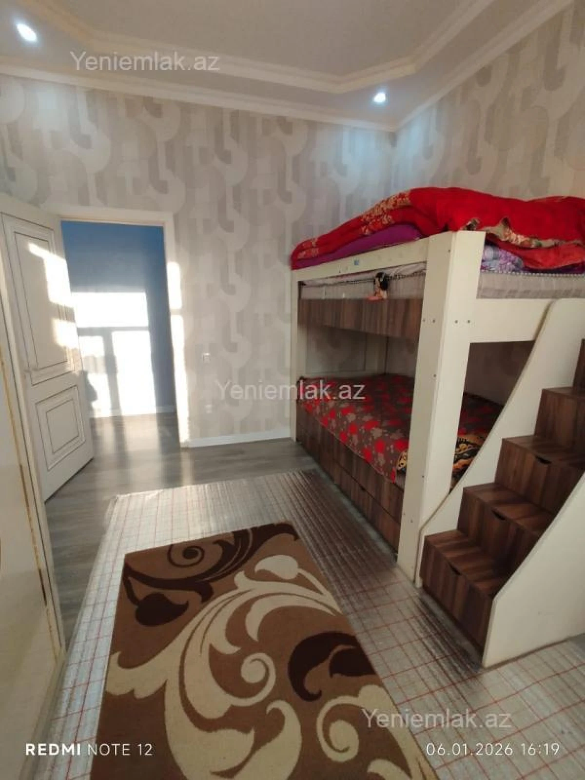 Satılır 5 otaqlı həyət evi 160 m²