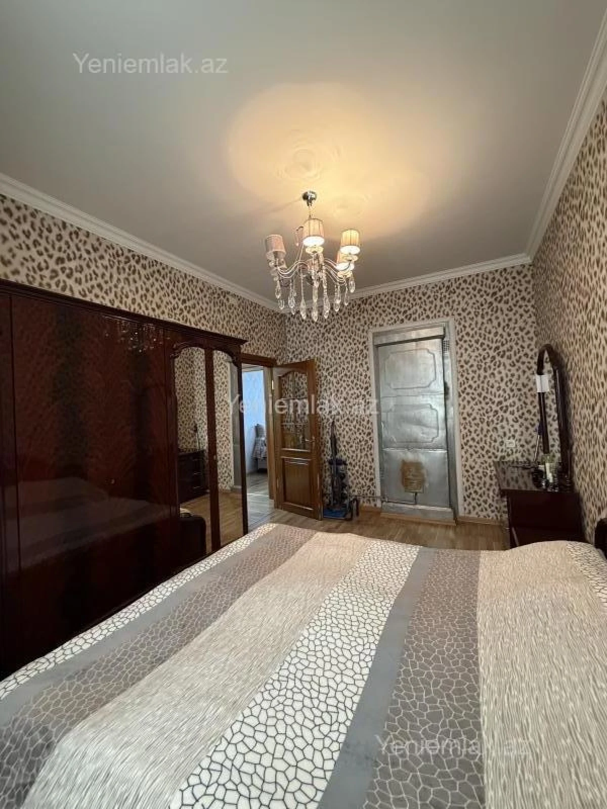 Satılır 3 otaqlı köhnə tikili 70 m²