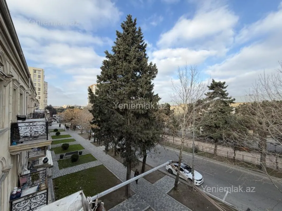 Satılır 3 otaqlı köhnə tikili 70 m²