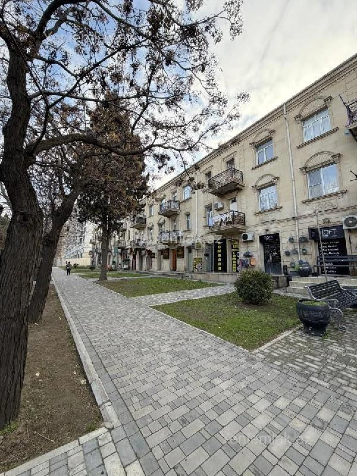 Satılır 3 otaqlı köhnə tikili 70 m²