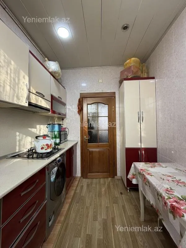 Satılır 3 otaqlı köhnə tikili 70 m²