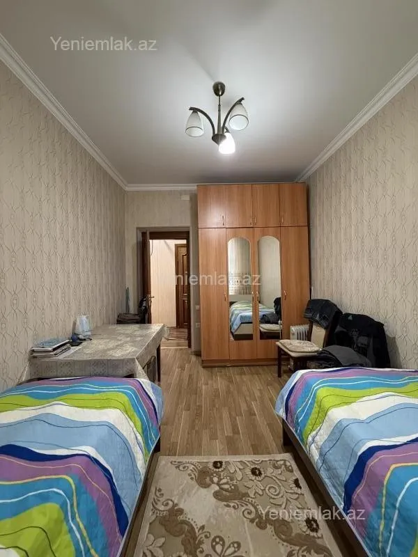 Satılır 3 otaqlı köhnə tikili 70 m²