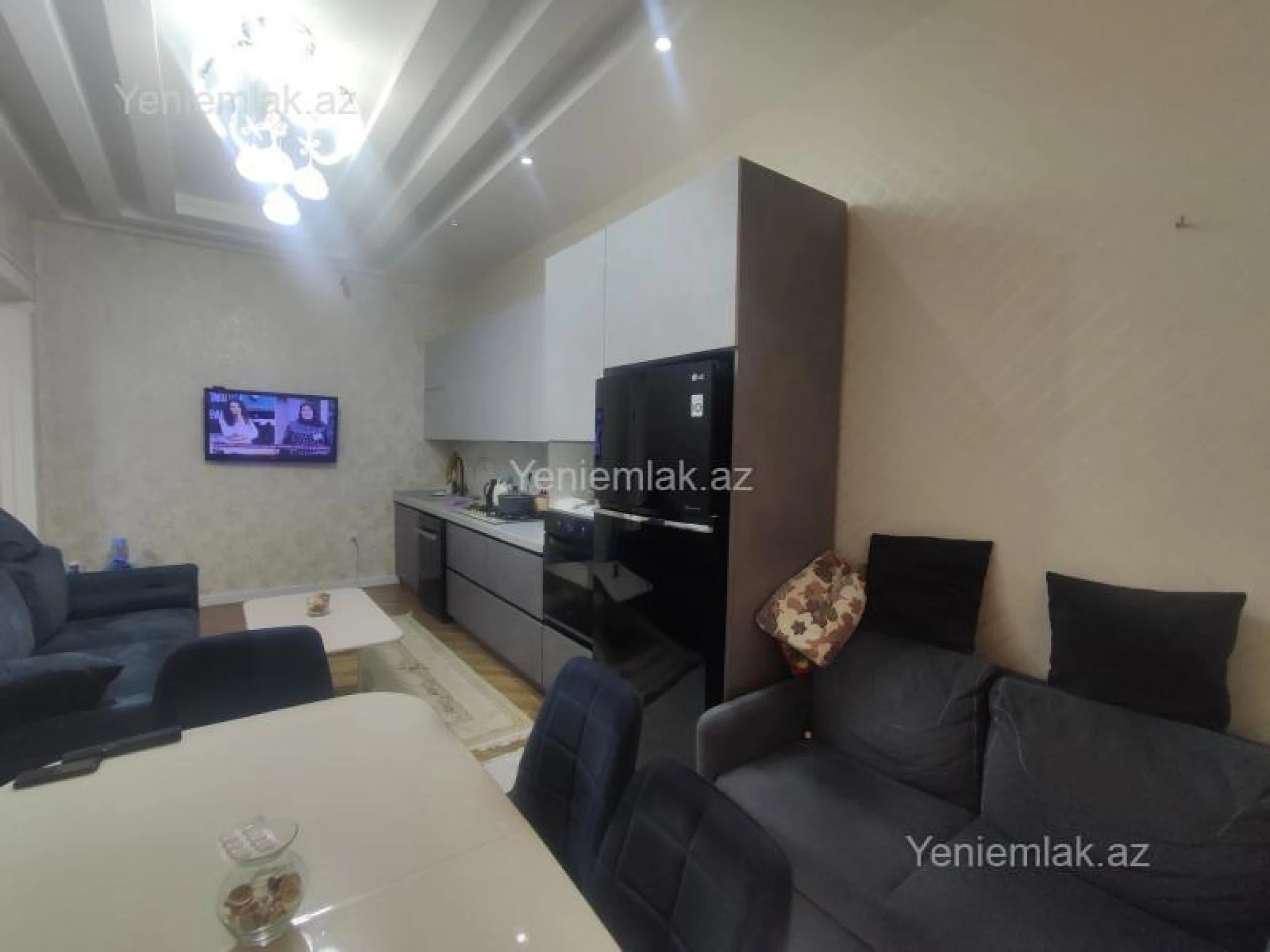 Satılır 6 otaqlı həyət evi 396 m²
