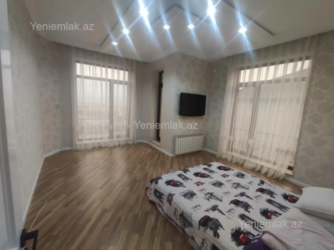 Satılır 6 otaqlı həyət evi 396 m²