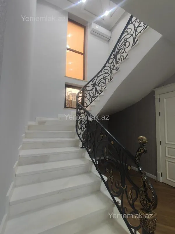 Satılır 6 otaqlı həyət evi 396 m²