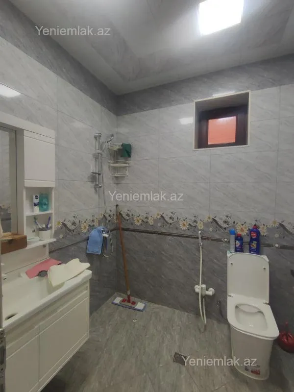 Satılır 6 otaqlı həyət evi 396 m²