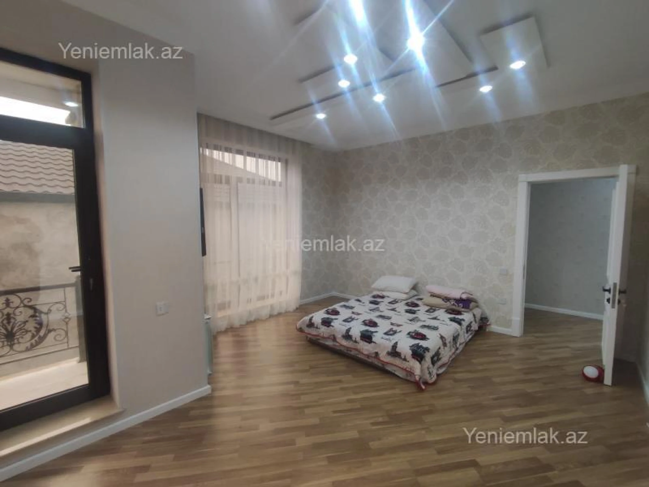 Satılır 6 otaqlı həyət evi 396 m²