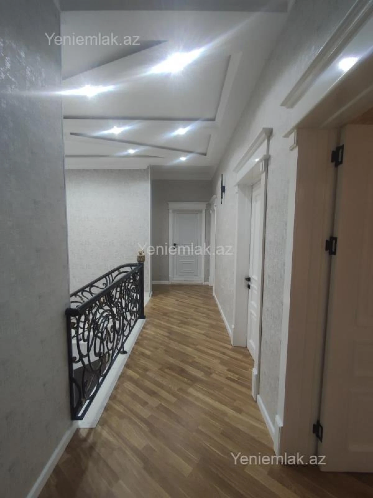 Satılır 6 otaqlı həyət evi 396 m²