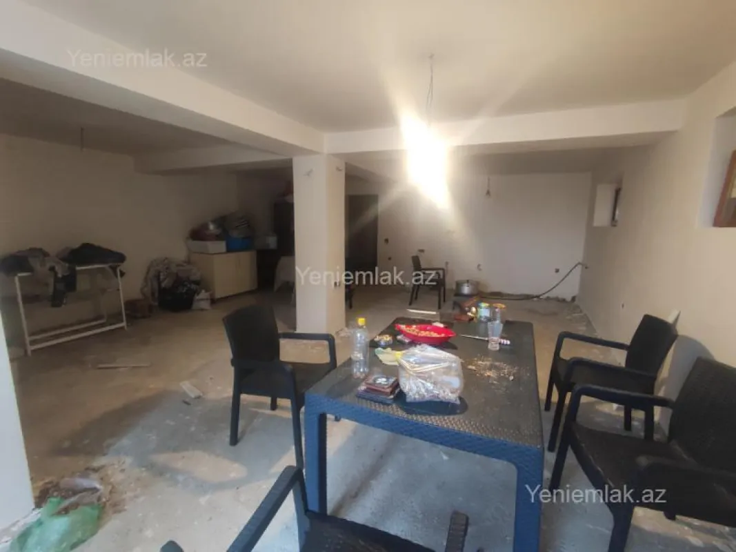 Satılır 6 otaqlı həyət evi 396 m²