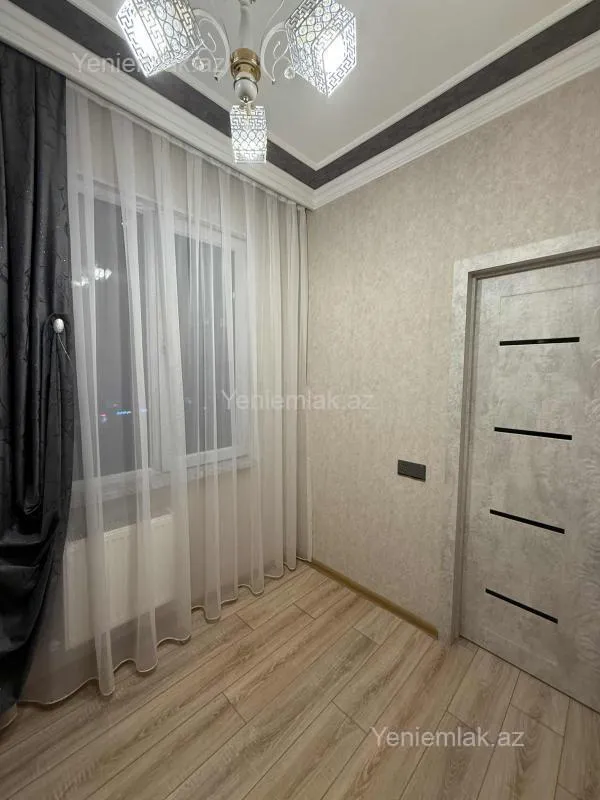 Satılır 1 otaqlı köhnə tikili 35 m²