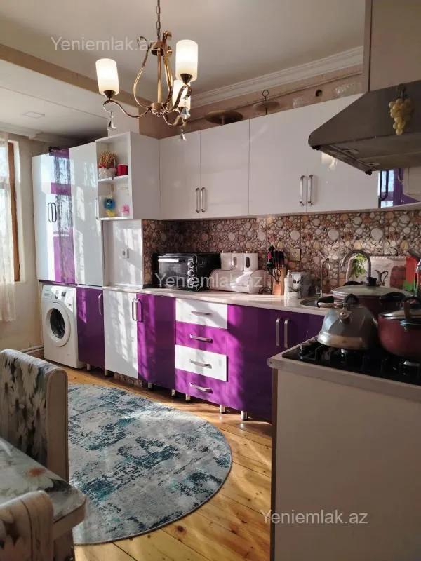 Satılır 2 otaqlı köhnə tikili 55 m²