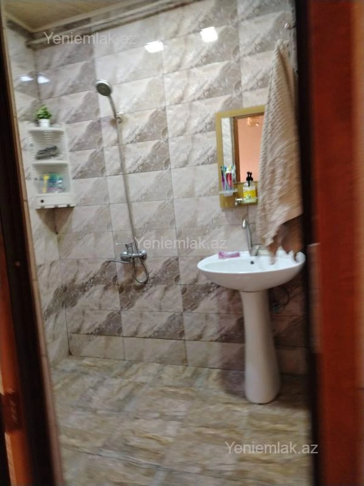 Satılır 2 otaqlı köhnə tikili 55 m²