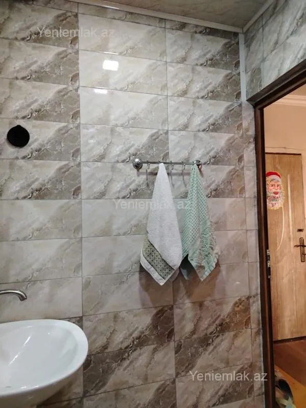 Satılır 2 otaqlı köhnə tikili 55 m²