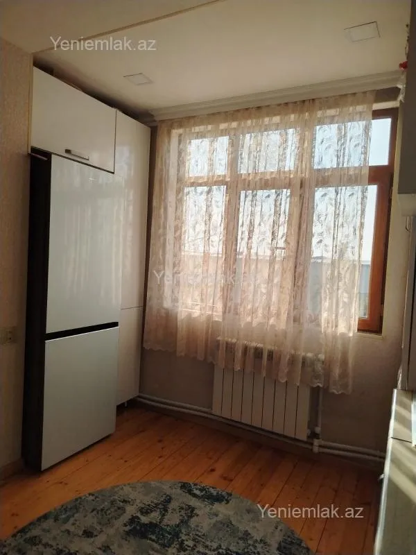 Satılır 2 otaqlı köhnə tikili 55 m²
