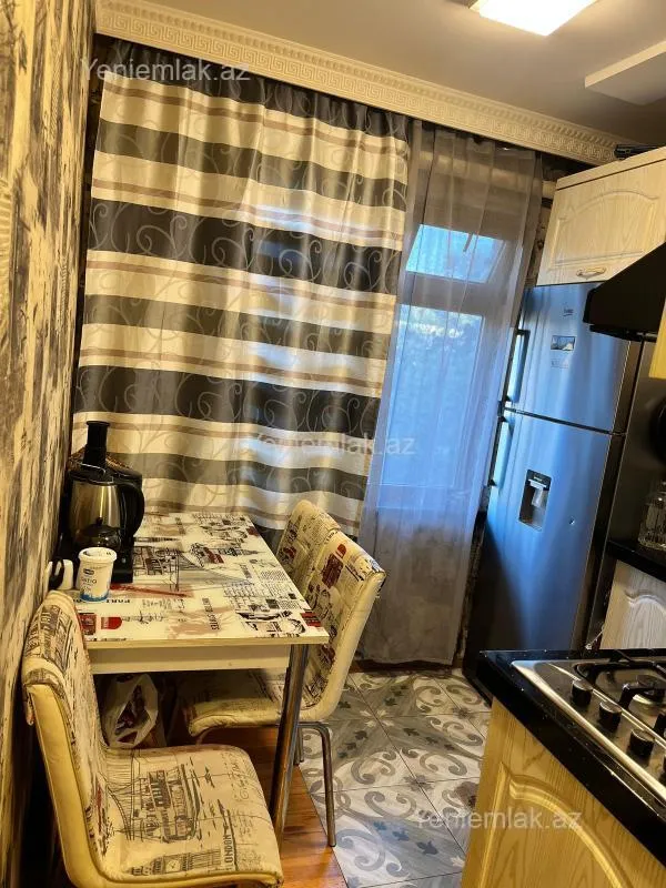 Satılır 2 otaqlı köhnə tikili 46 m²