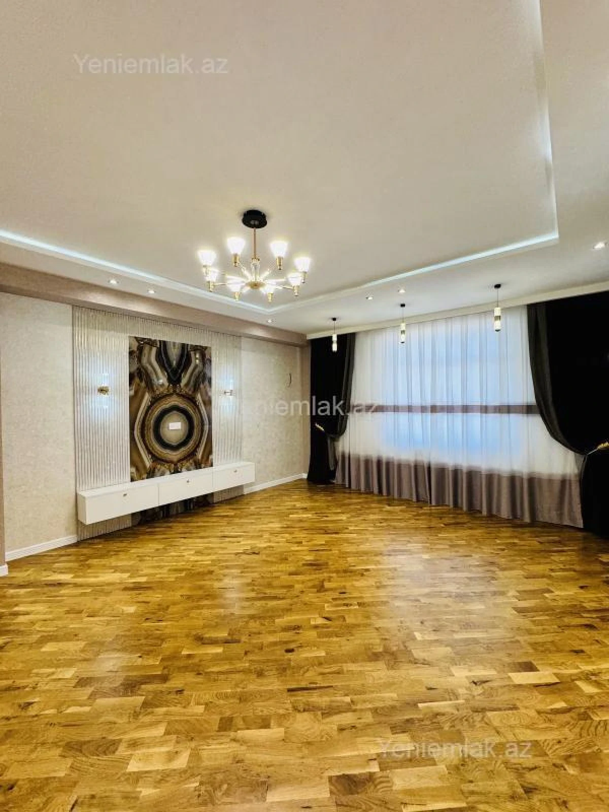 Satılır 3 otaqlı yeni tikili 115 m²