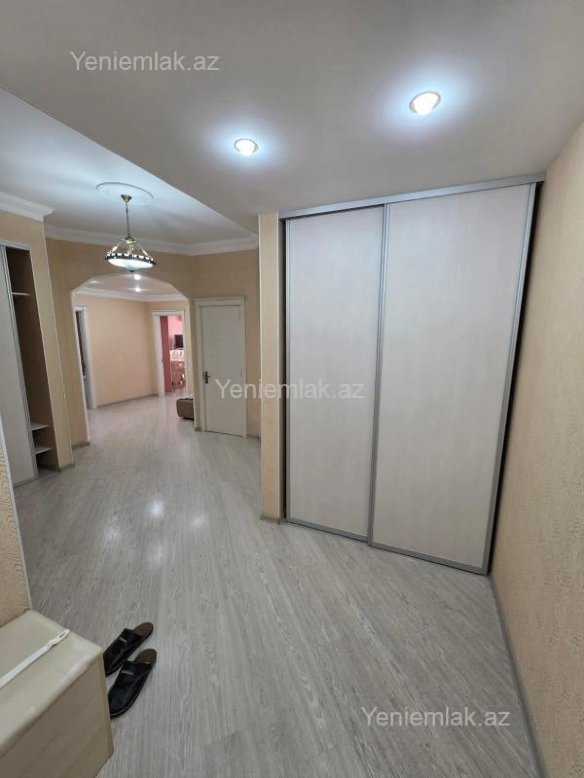 Satılır 3 otaqlı yeni tikili 136 m²