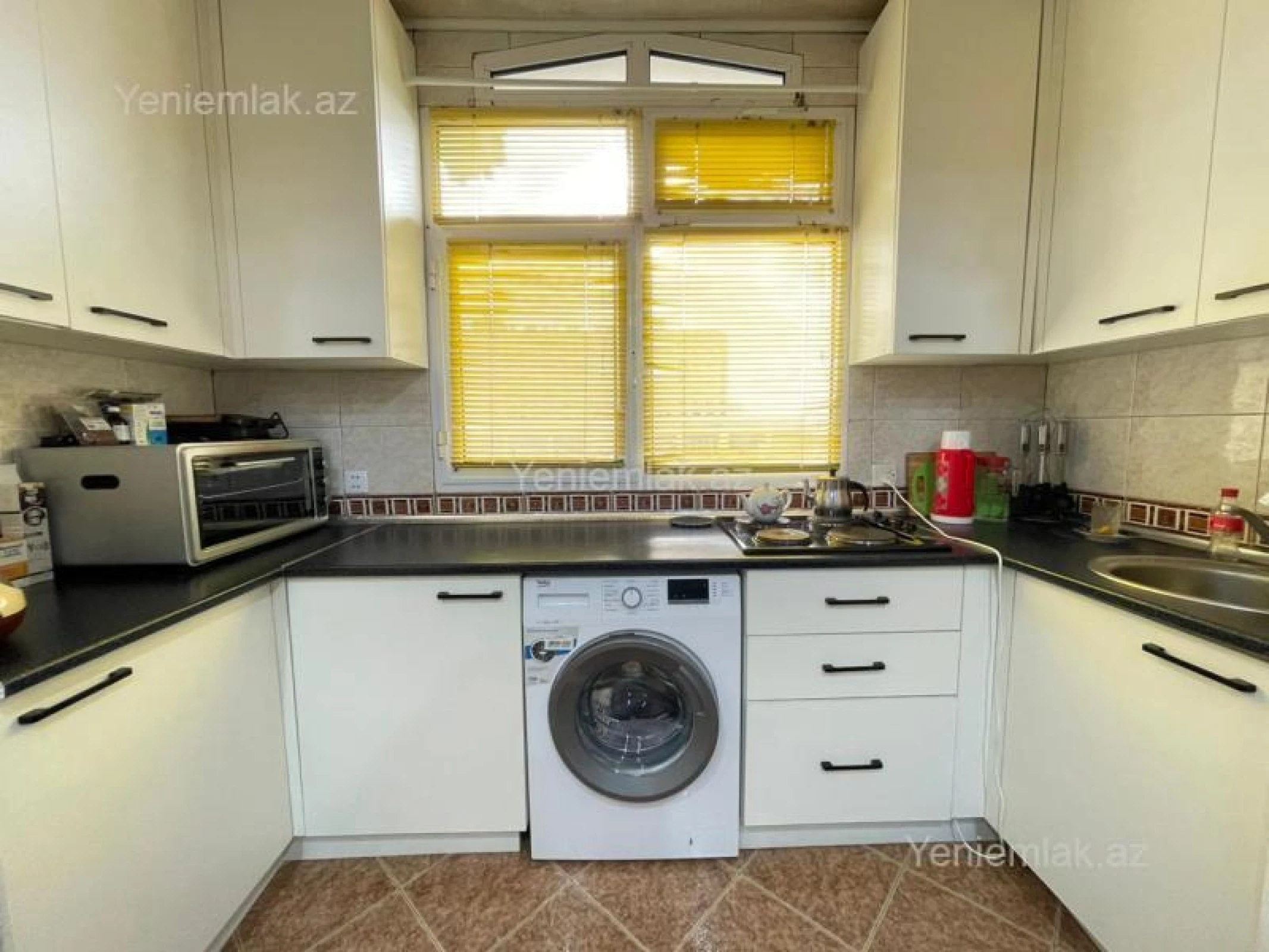 Satılır 2 otaqlı köhnə tikili 55 m²