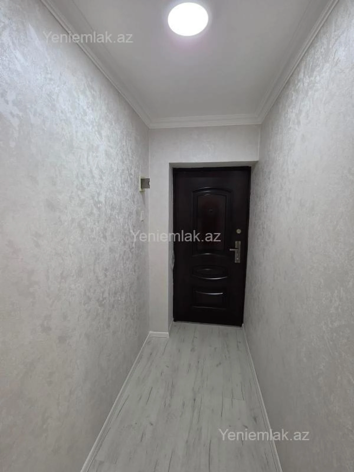 Satılır 2 otaqlı köhnə tikili 53 m²