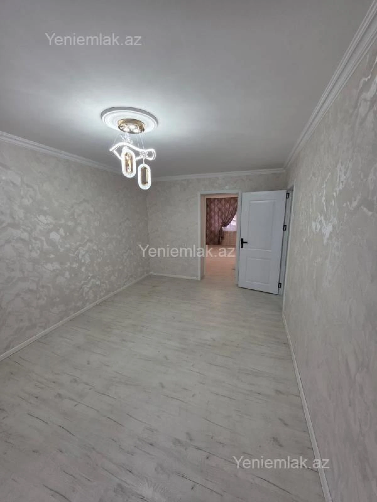 Satılır 2 otaqlı köhnə tikili 53 m²